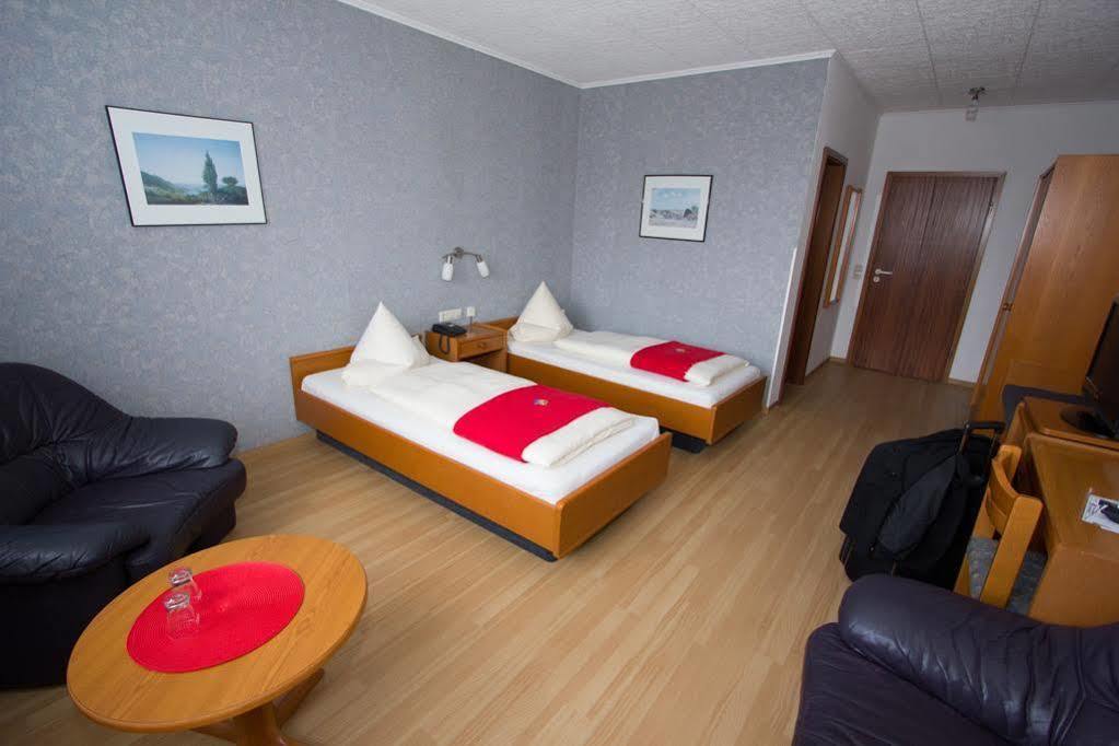 Hotel Sonnenkeller Neu-Ulm Ngoại thất bức ảnh
