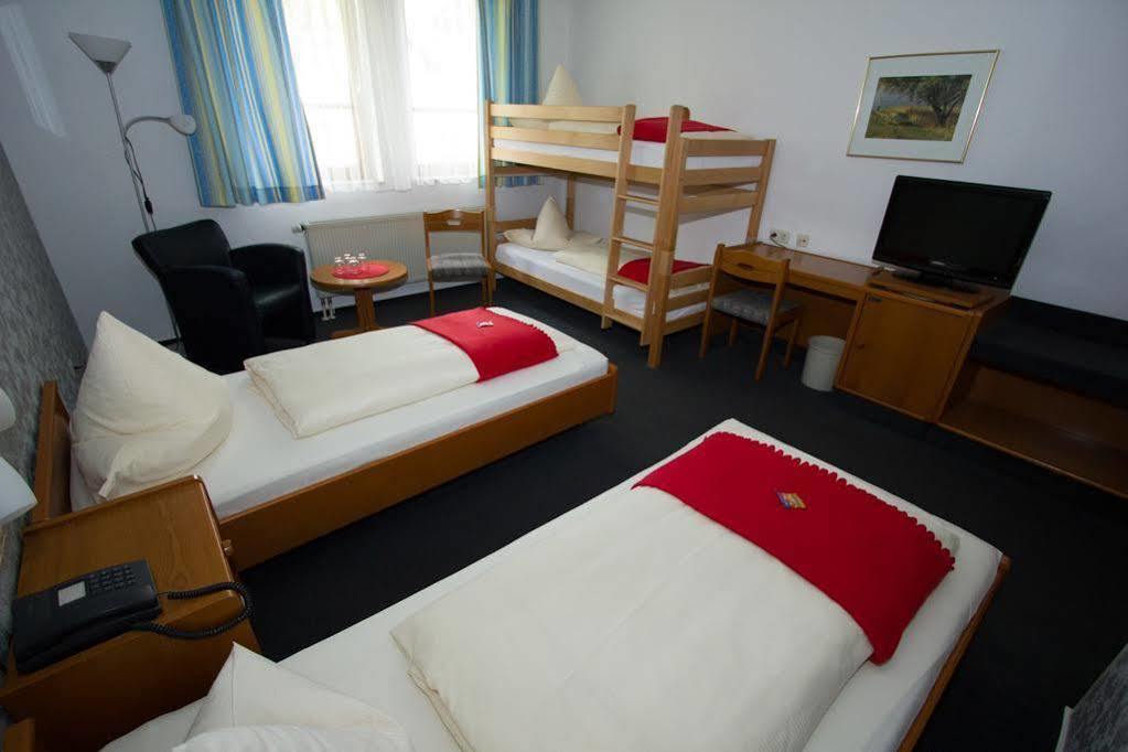 Hotel Sonnenkeller Neu-Ulm Ngoại thất bức ảnh